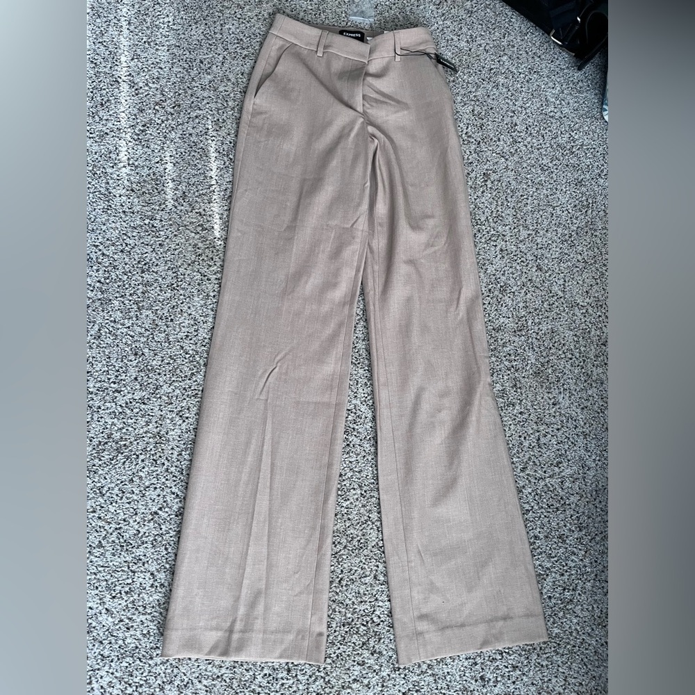 Express NWT high rise khaki trousers 4L